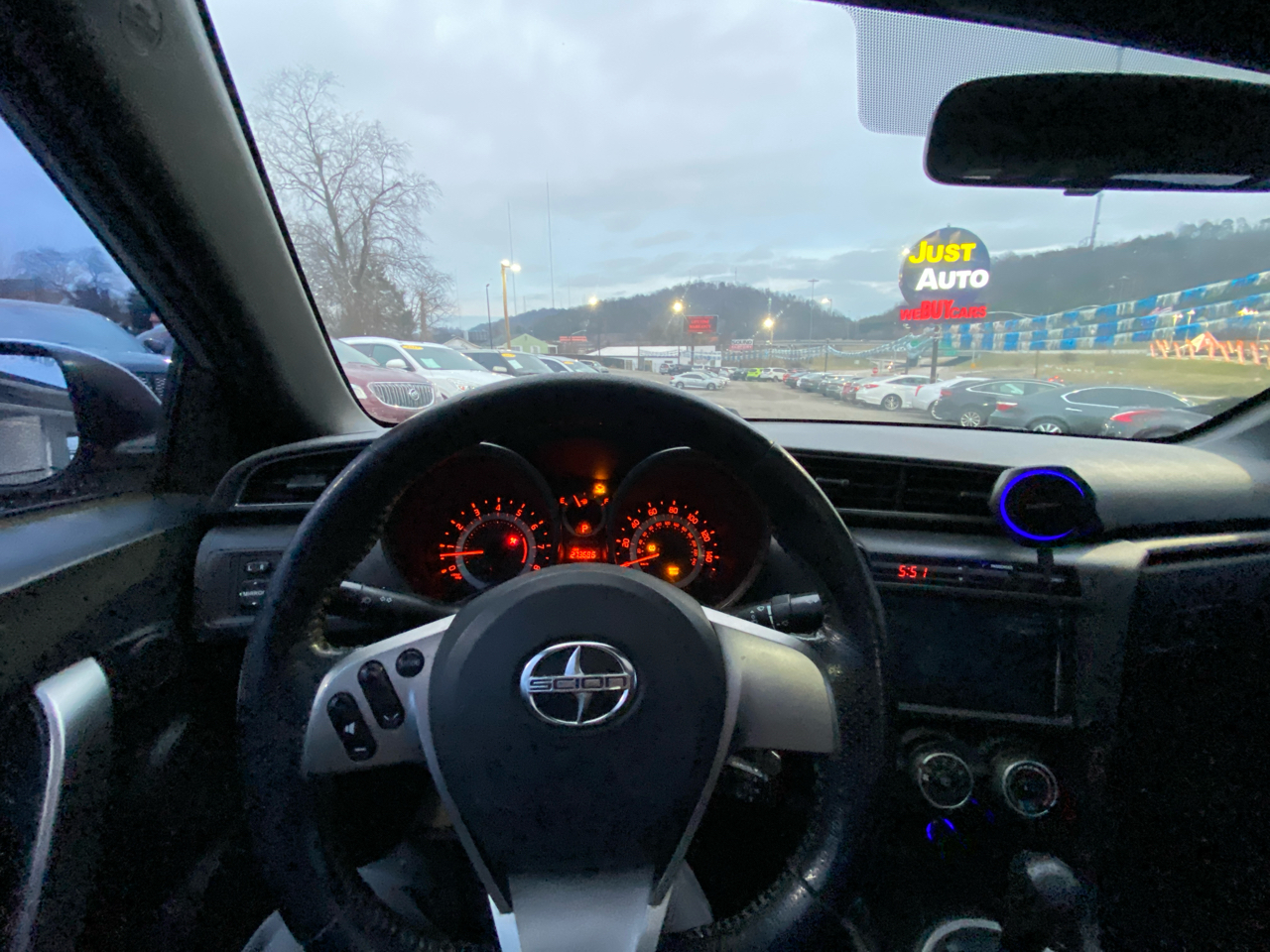 Scion tC 2dr HB Man (Natl) 2011