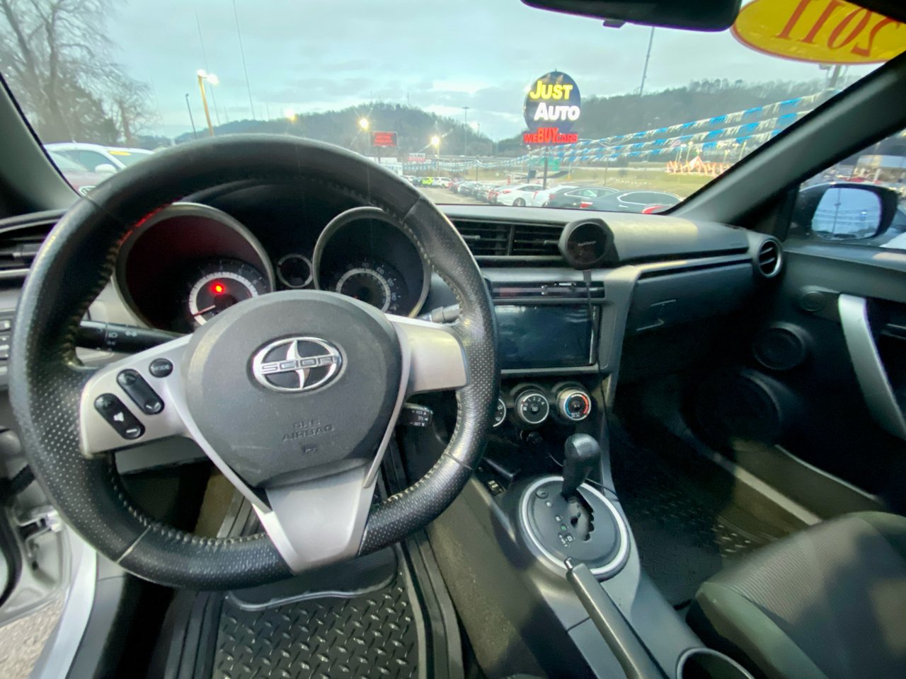 Scion tC 2dr HB Man (Natl) 2011