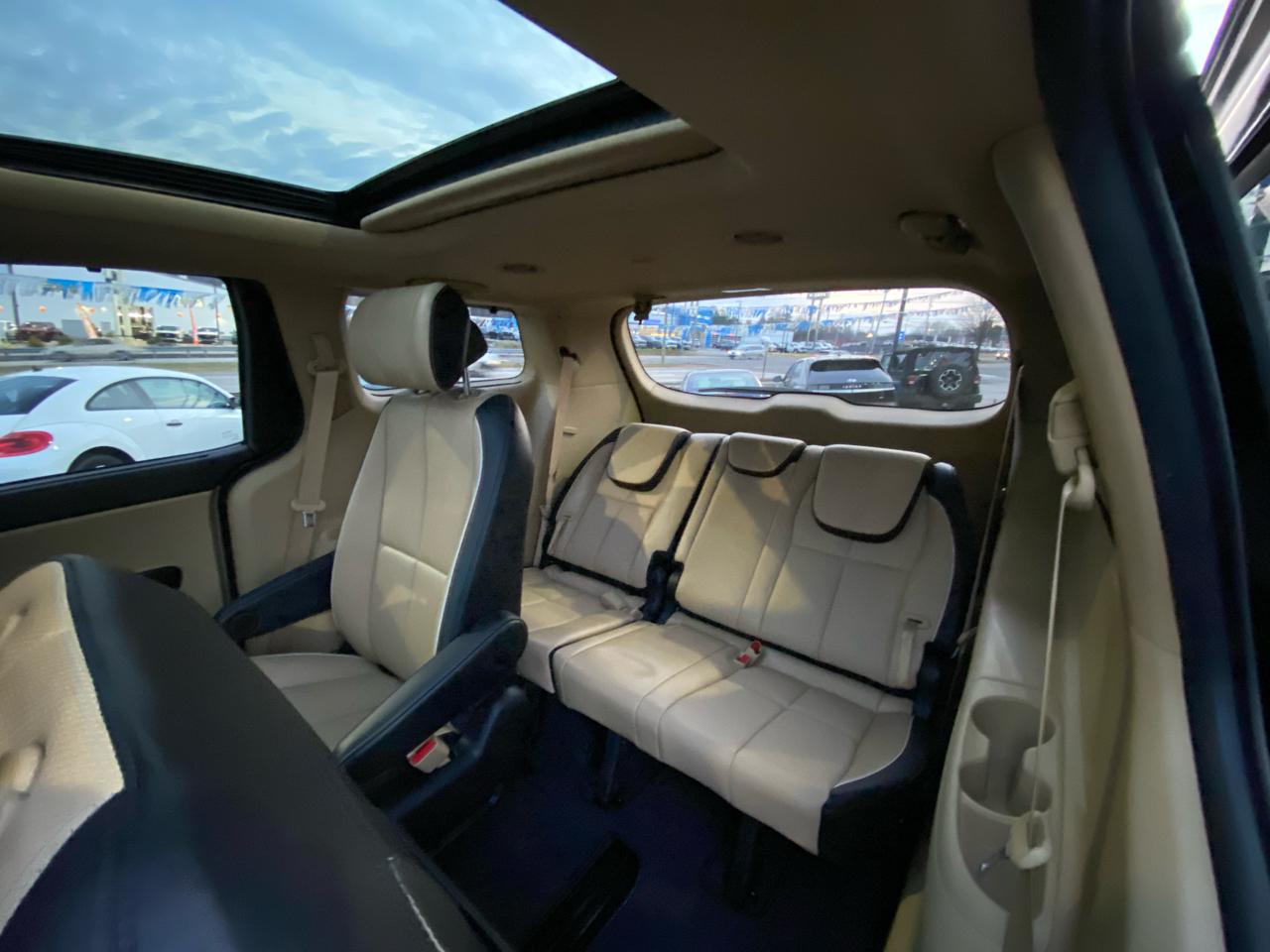 Kia Sedona 4dr Wgn SX-L 2016