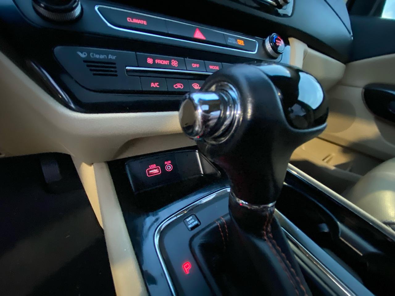 Kia Sedona 4dr Wgn SX-L 2016