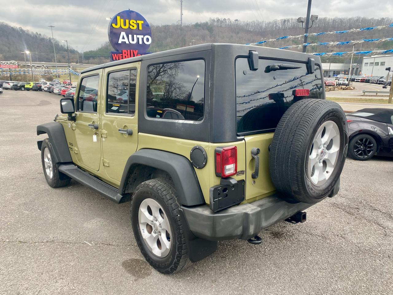 Jeep Wrangler Unlimited 4WD 4dr Sport 2013