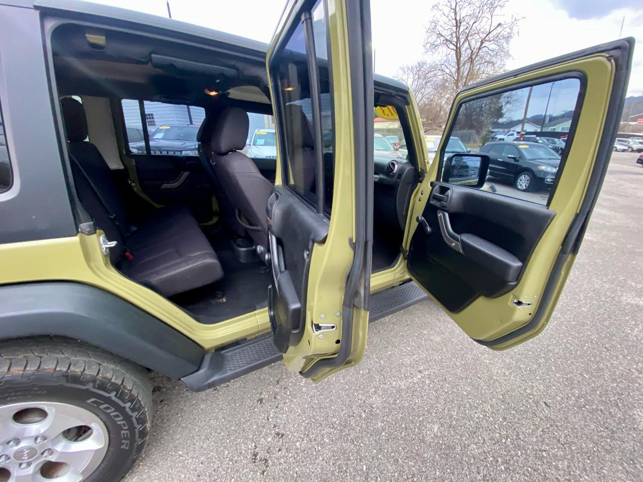 Jeep Wrangler Unlimited 4WD 4dr Sport 2013
