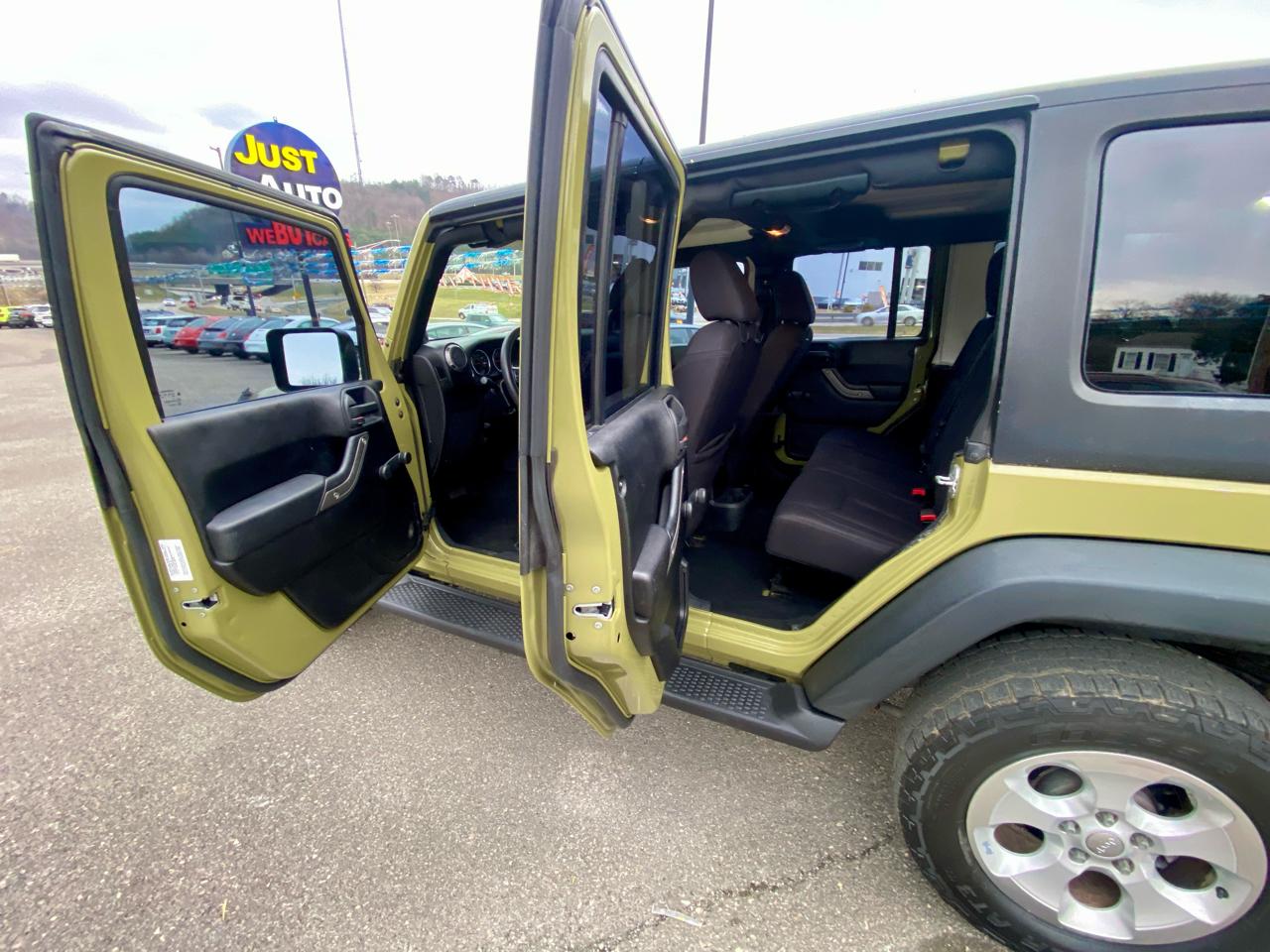 Jeep Wrangler Unlimited 4WD 4dr Sport 2013