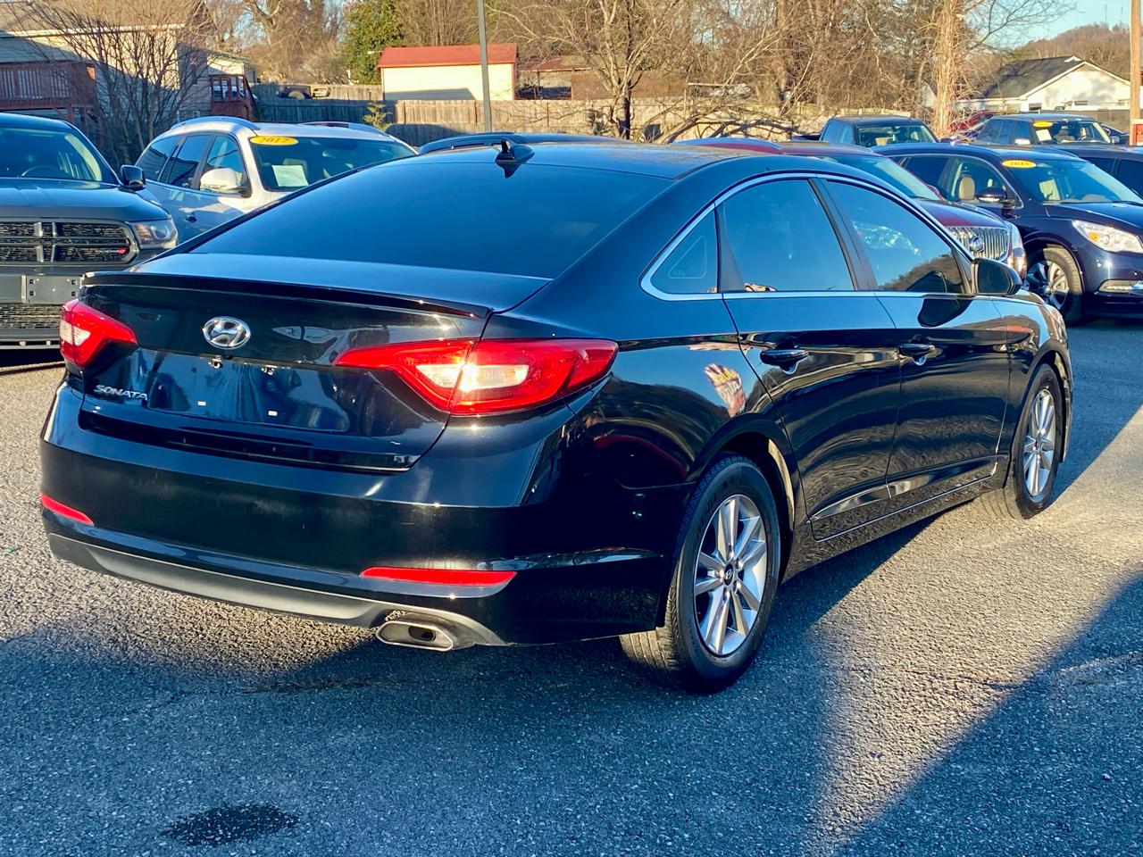 Hyundai Sonata SE 2.4L 2017