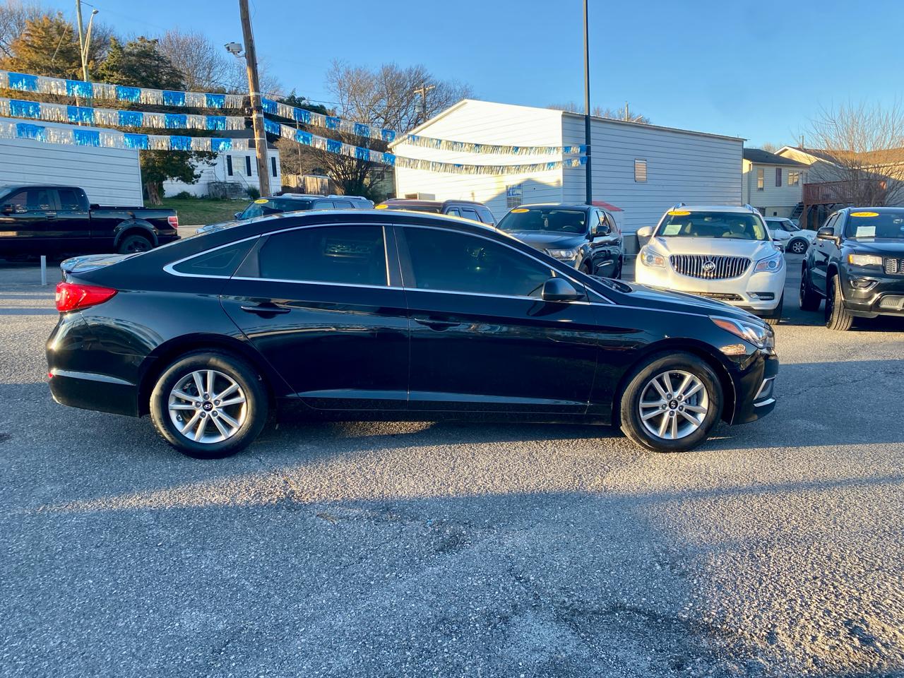 Hyundai Sonata SE 2.4L 2017