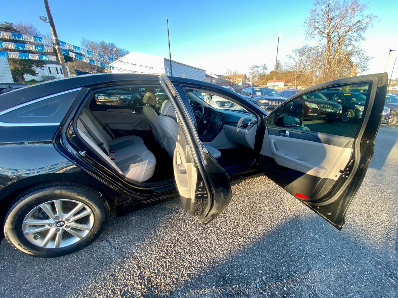 Hyundai Sonata SE 2.4L 2017