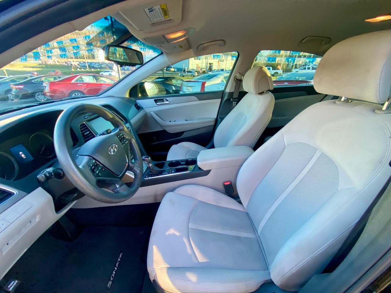 Hyundai Sonata SE 2.4L 2017