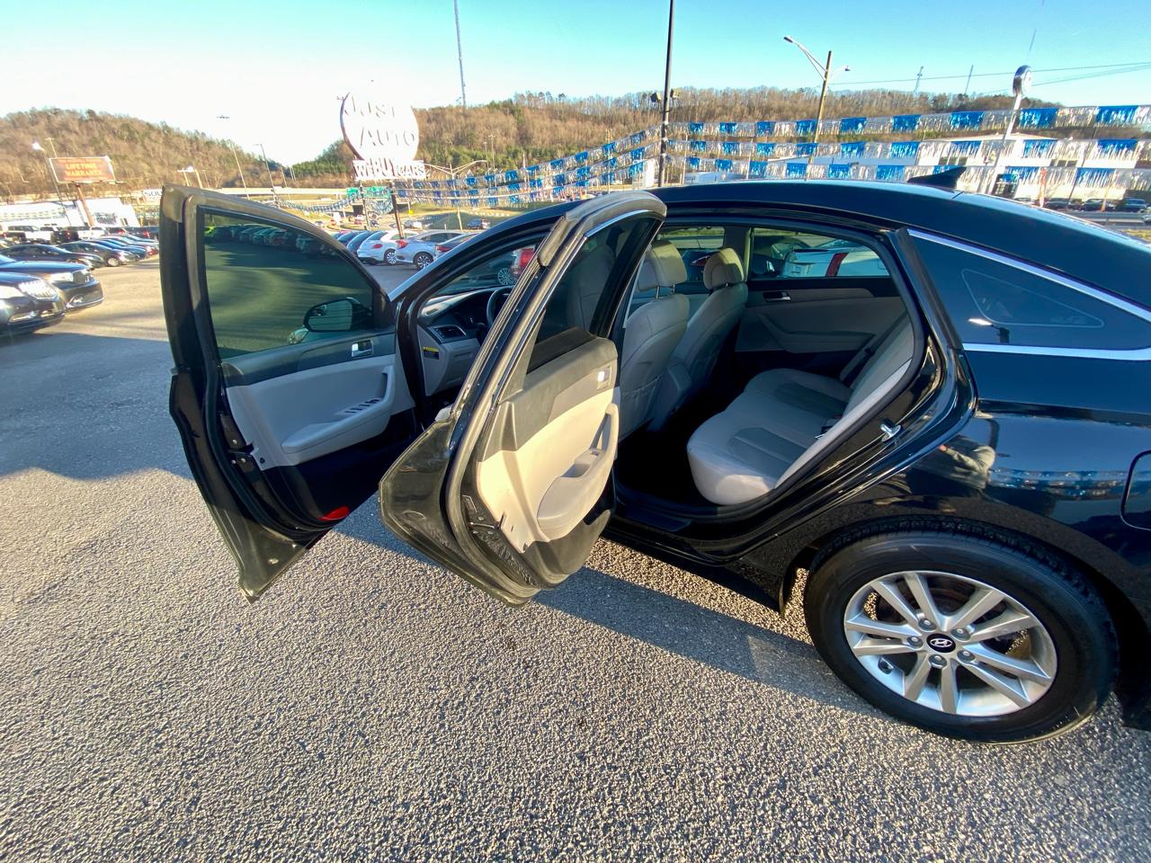 Hyundai Sonata SE 2.4L 2017