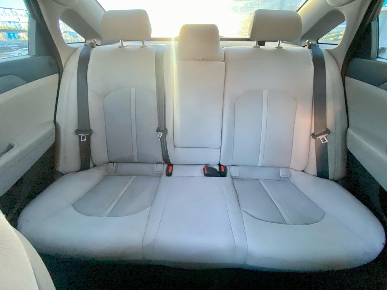 Hyundai Sonata SE 2.4L 2017