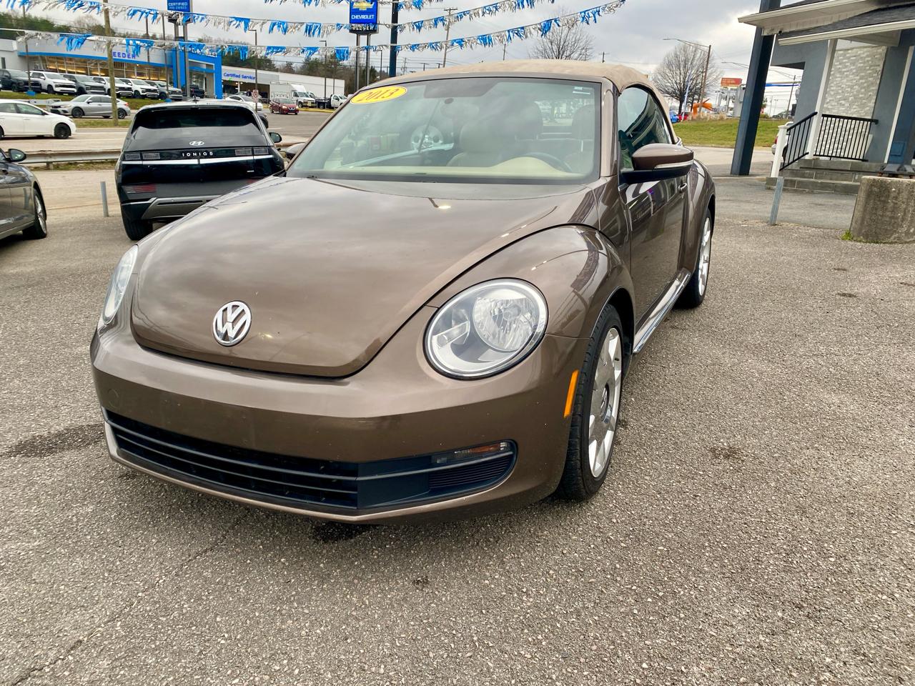 Volkswagen Beetle Convertible 2dr Auto 2.5L 2013