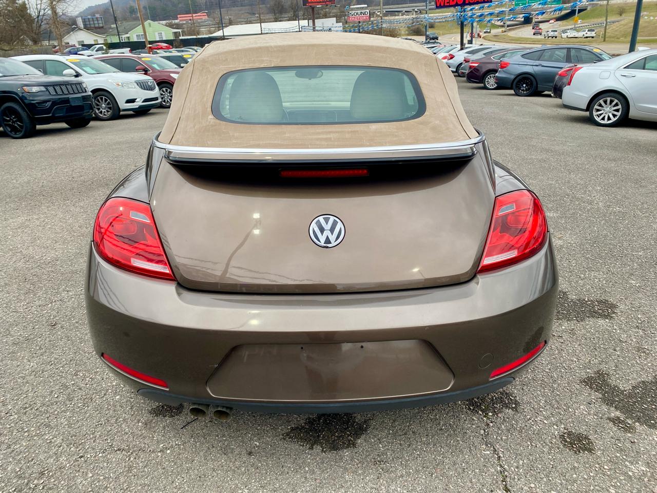 Volkswagen Beetle Convertible 2dr Auto 2.5L 2013