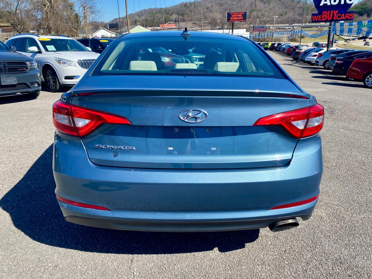 Hyundai Sonata SE 2.4L 2017