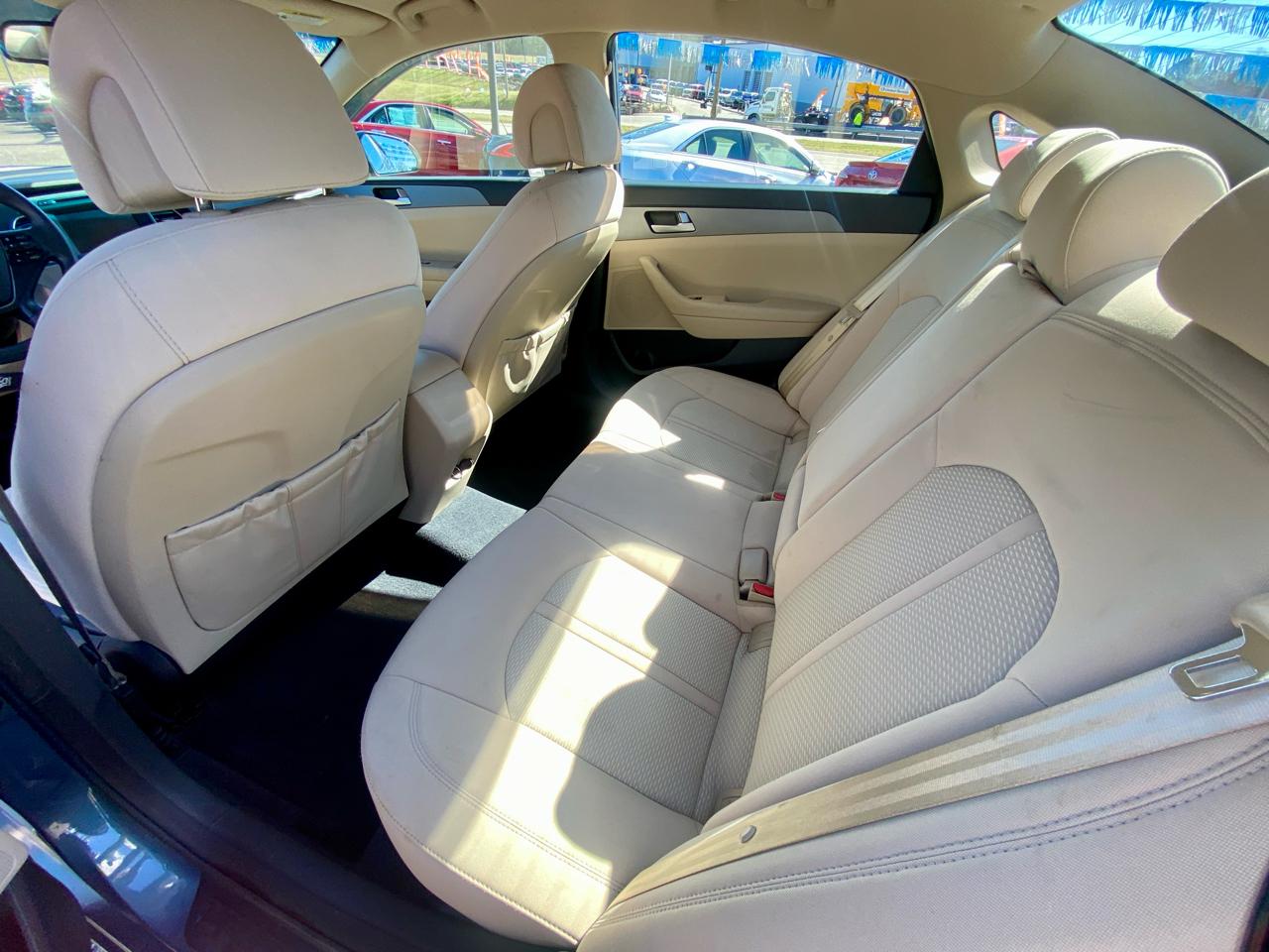 Hyundai Sonata SE 2.4L 2017