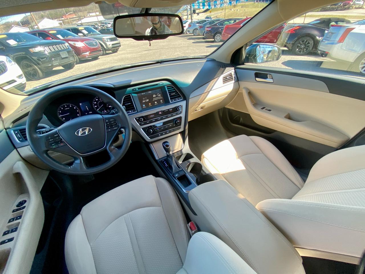 Hyundai Sonata SE 2.4L 2017