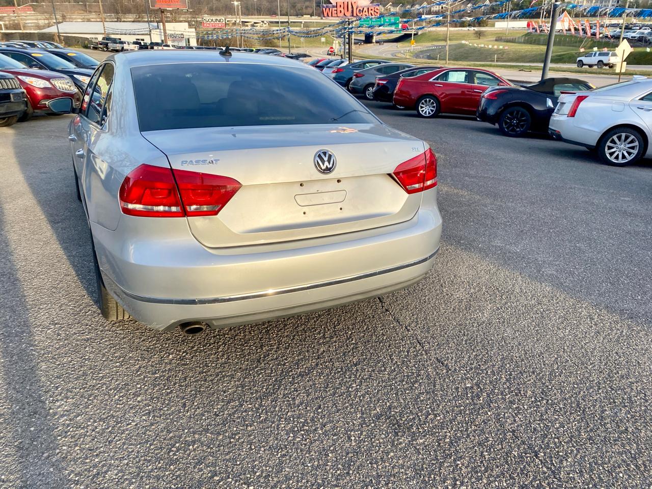 Volkswagen Passat 4dr Sdn 2.5L Auto SEL 2012