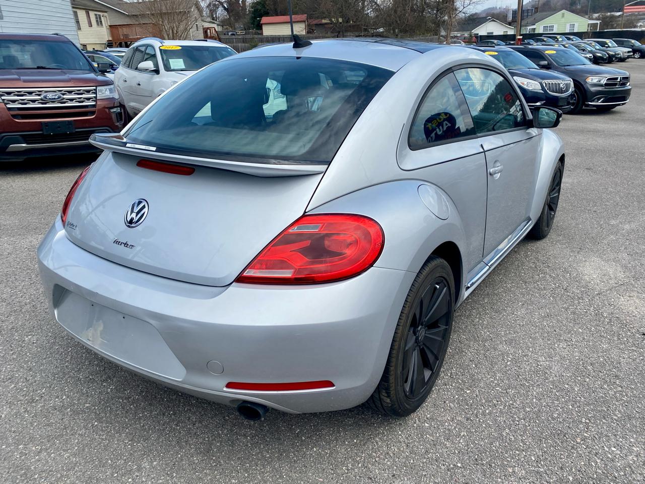 Volkswagen Beetle Coupe 2dr DSG 2.0T Turbo 2013