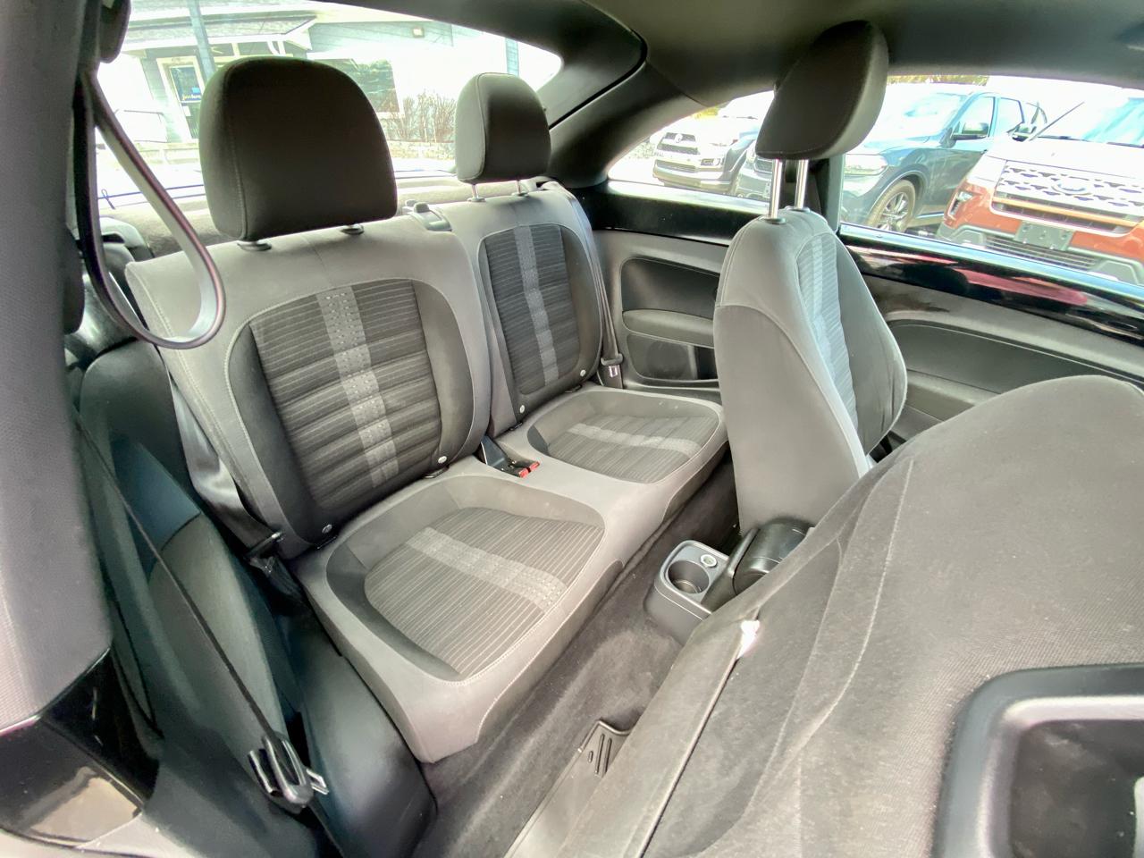 Volkswagen Beetle Coupe 2dr DSG 2.0T Turbo 2013