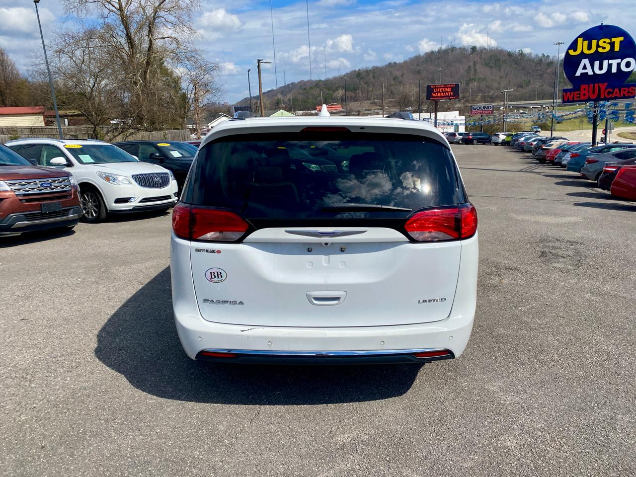 Chrysler Pacifica Limited FWD 2020