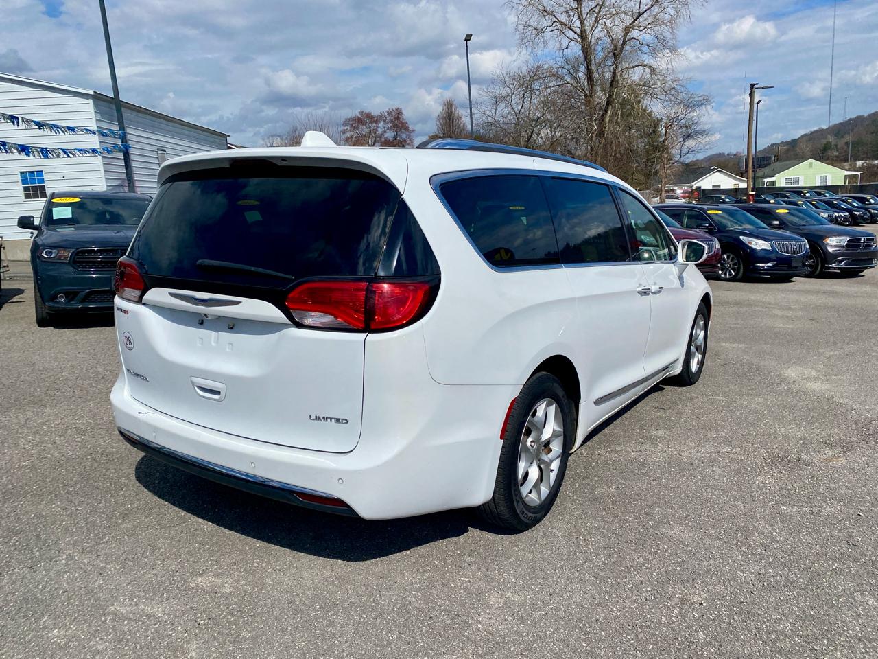 Chrysler Pacifica Limited FWD 2020