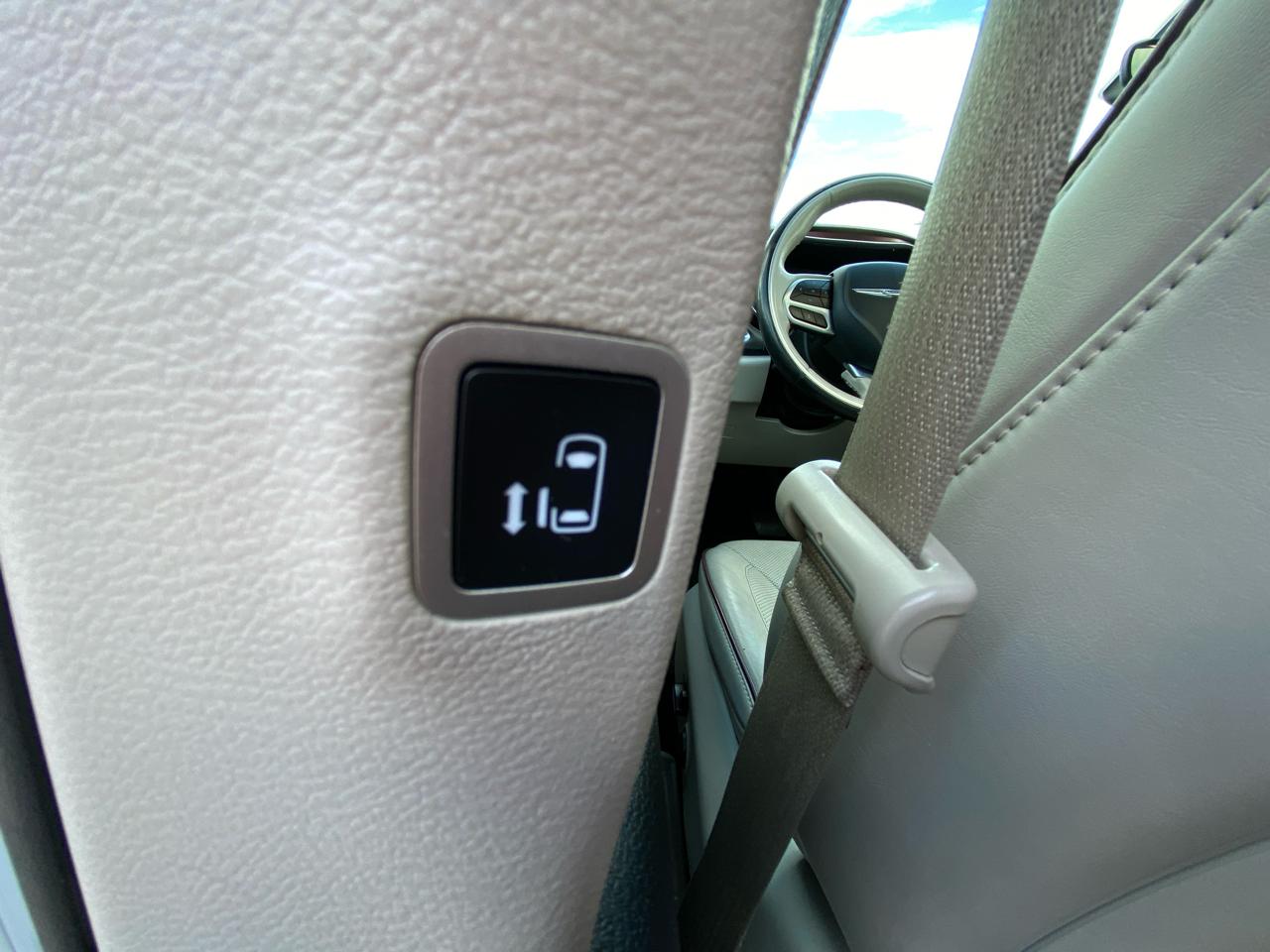 Chrysler Pacifica Limited FWD 2020