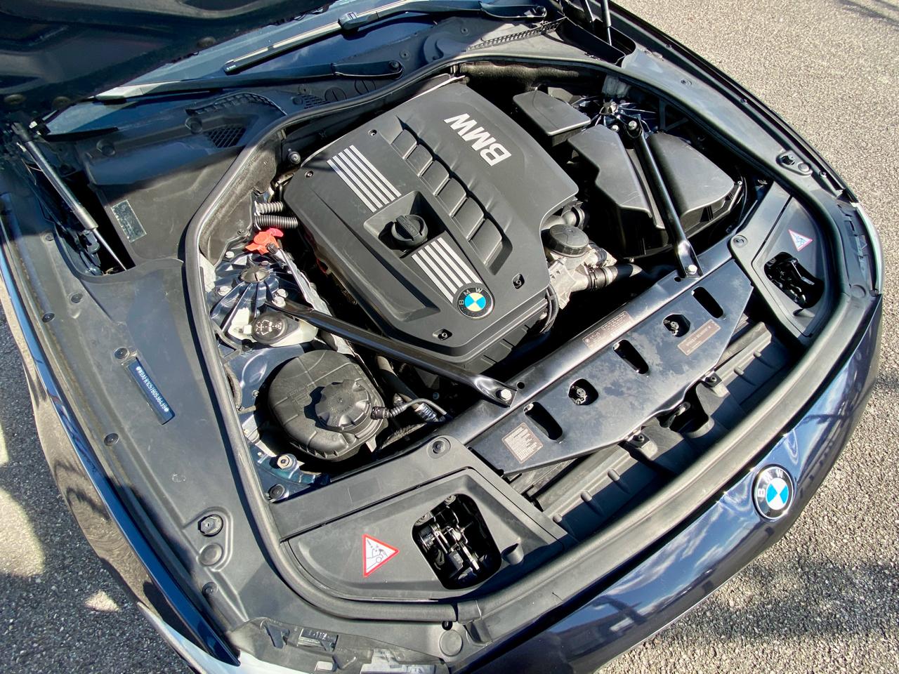 BMW 5 Series 4dr Sdn 528i RWD 2011