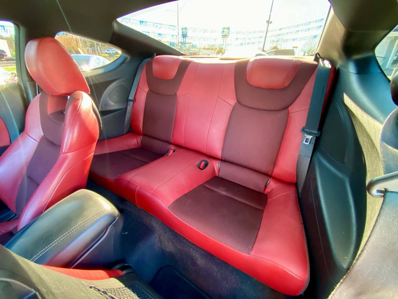 Hyundai Genesis Coupe 2dr V6 3.8L Man R-Spec 2013