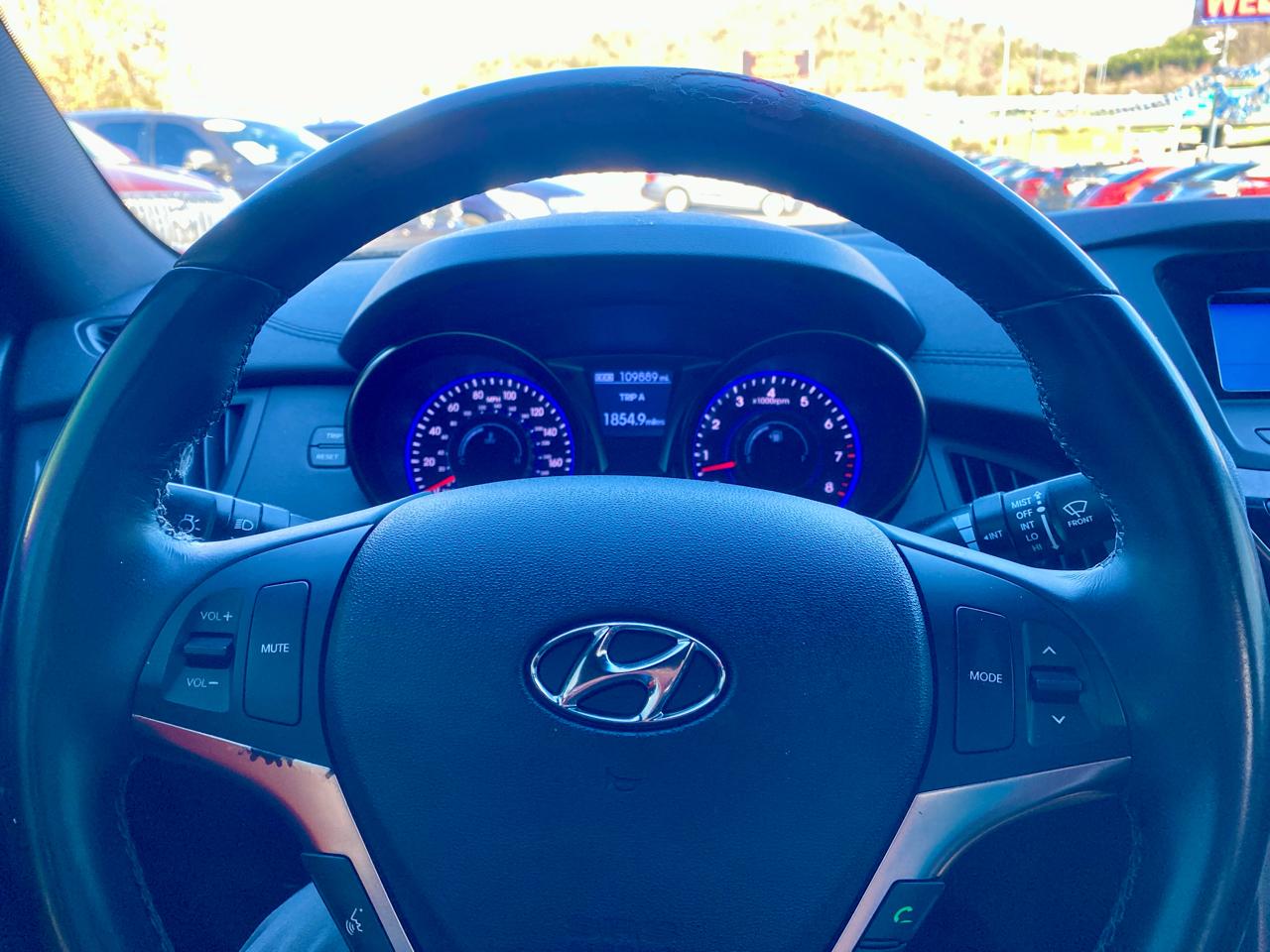 Hyundai Genesis Coupe 2dr V6 3.8L Man R-Spec 2013