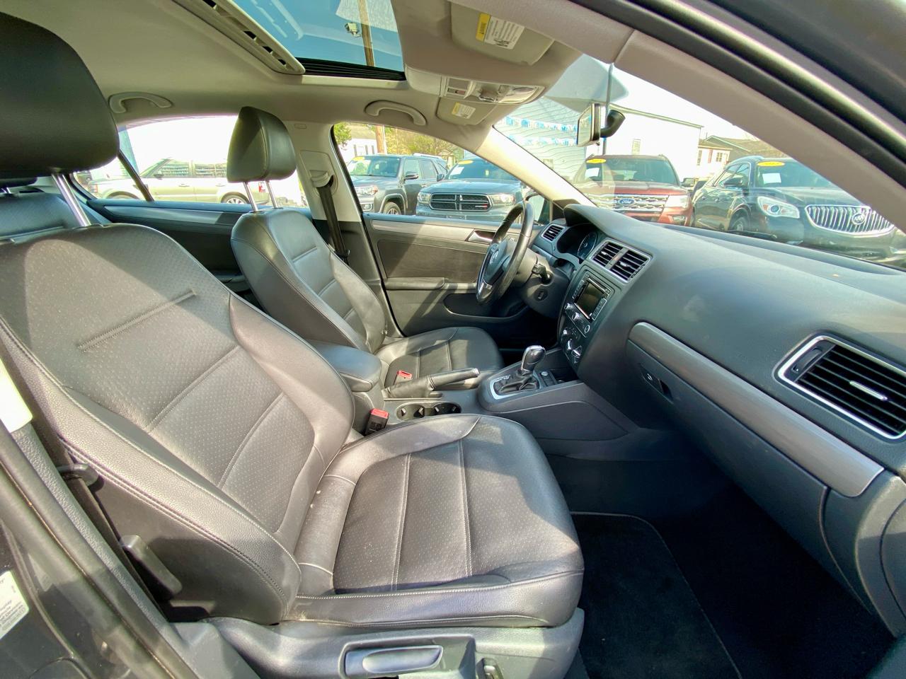 Volkswagen Jetta Sedan 4dr DSG TDI 2014