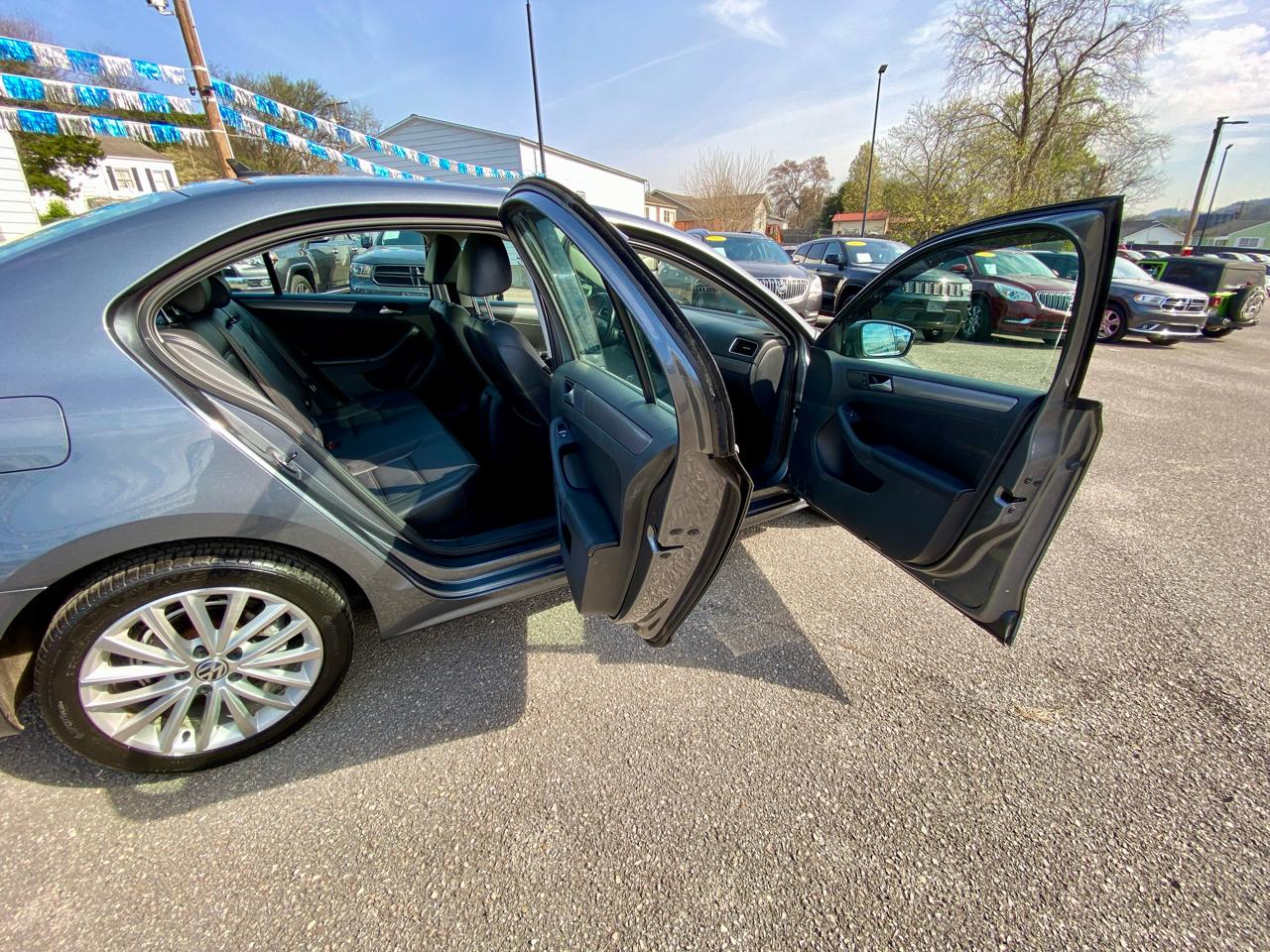 Volkswagen Jetta Sedan 4dr DSG TDI 2014