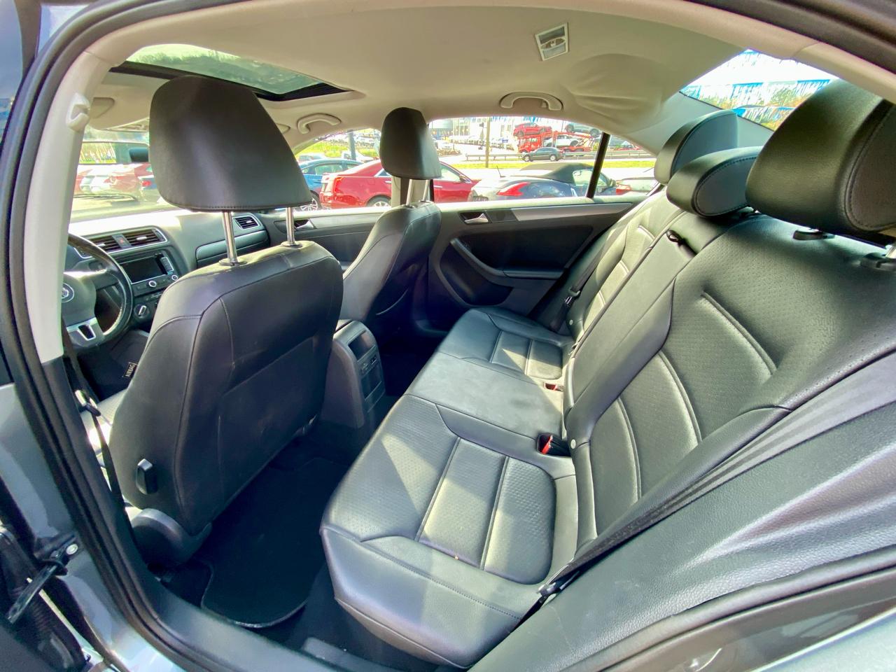 Volkswagen Jetta Sedan 4dr DSG TDI 2014