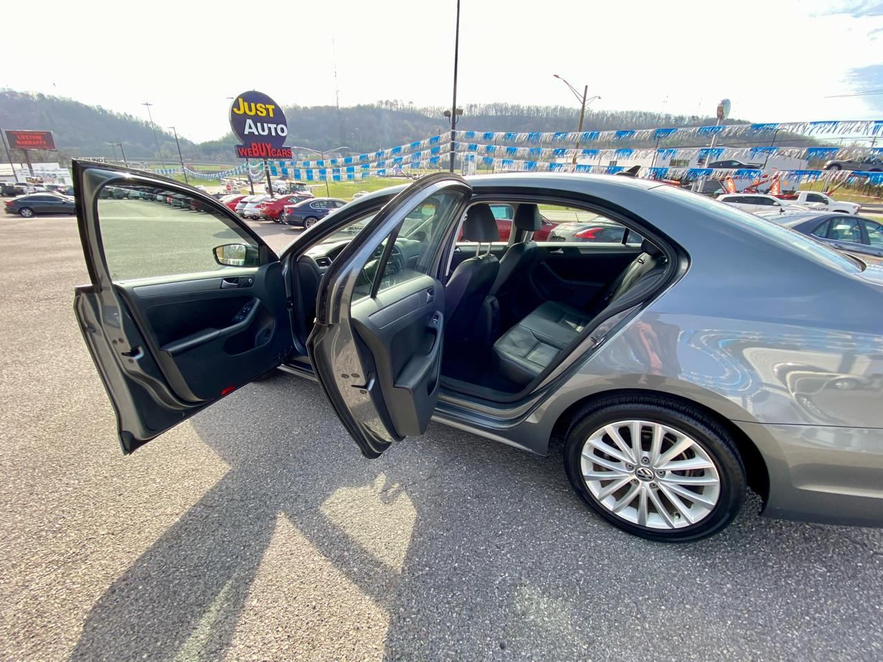 Volkswagen Jetta Sedan 4dr DSG TDI 2014