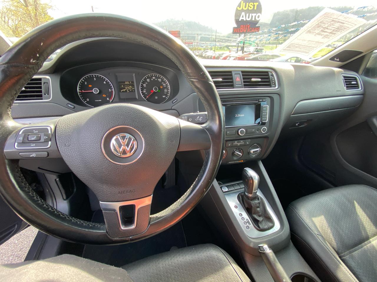 Volkswagen Jetta Sedan 4dr DSG TDI 2014