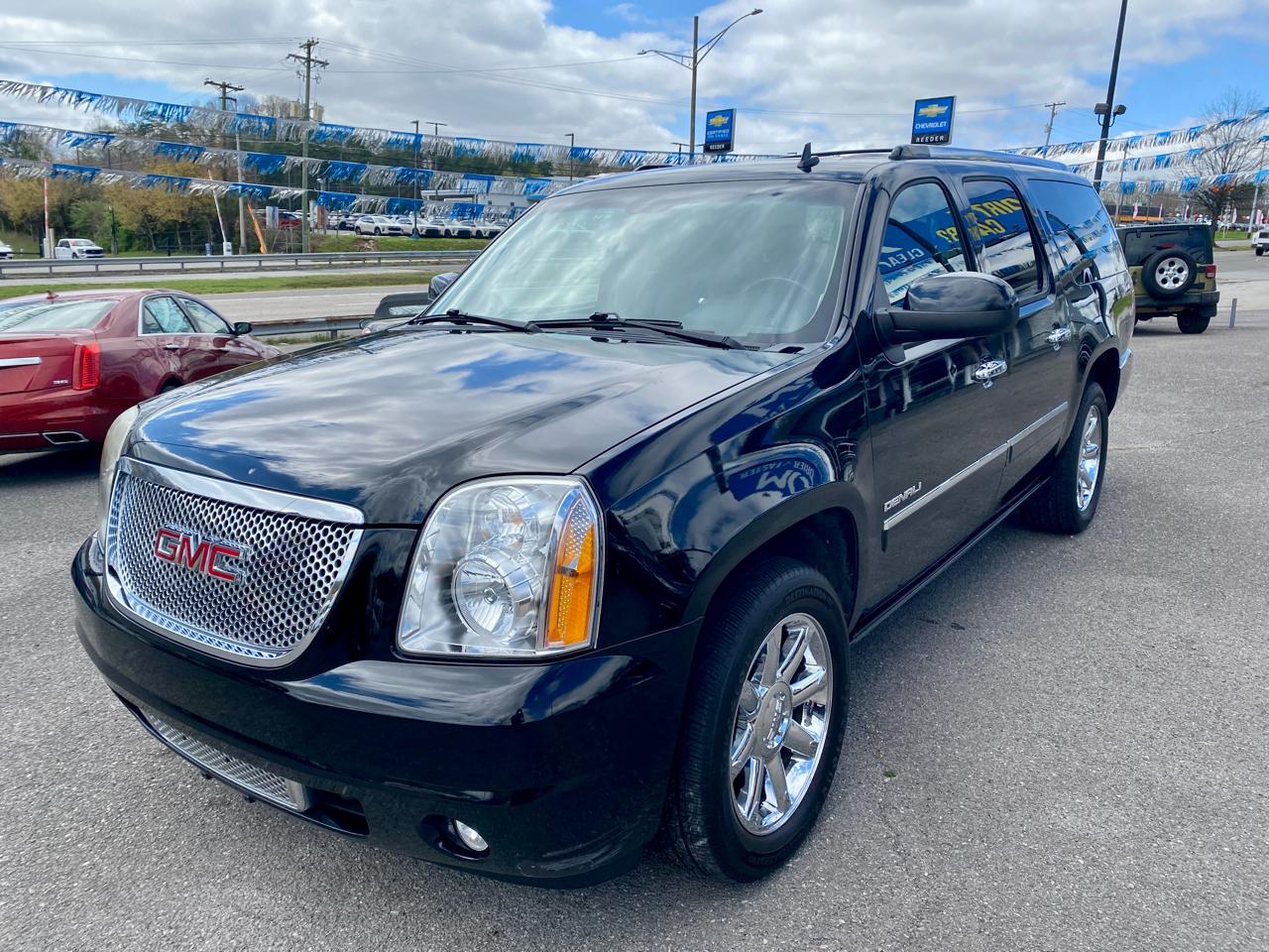 GMC Yukon XL AWD 4dr 1500 Denali 2013