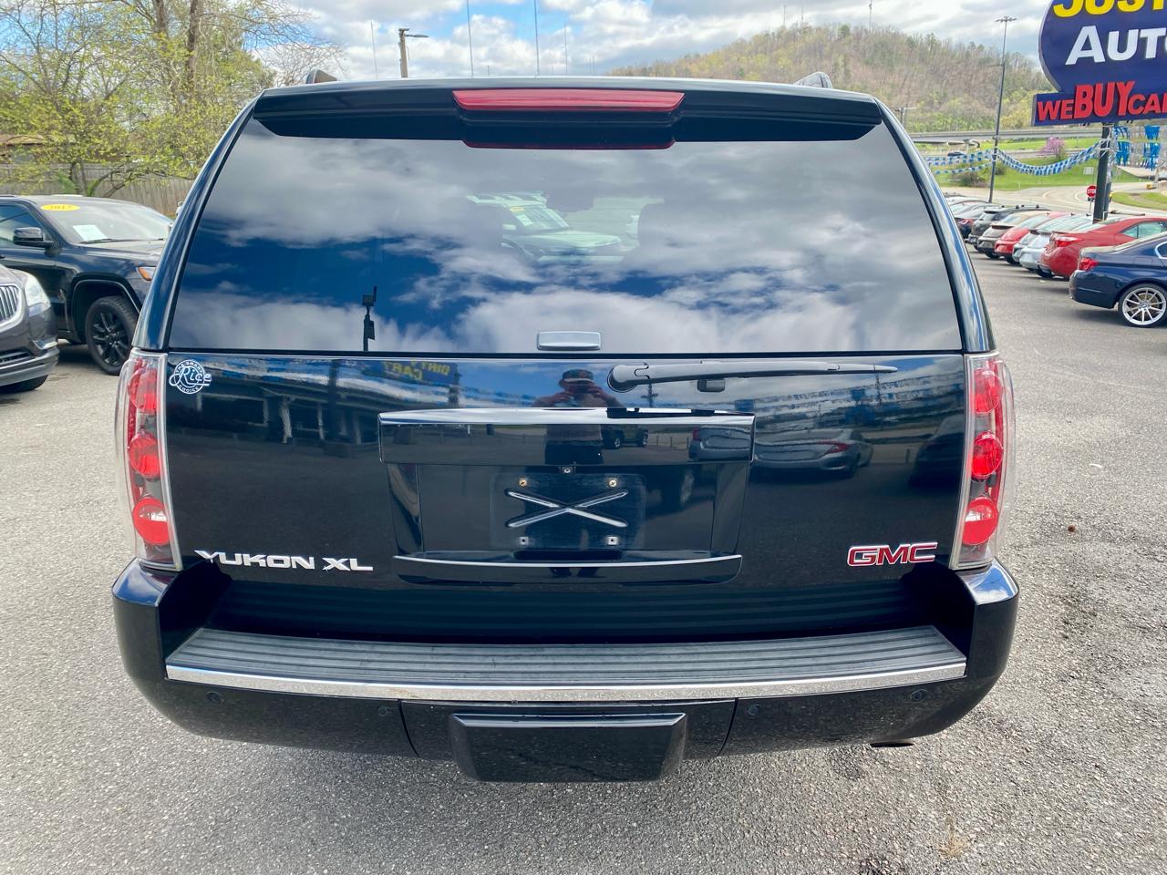 GMC Yukon XL AWD 4dr 1500 Denali 2013