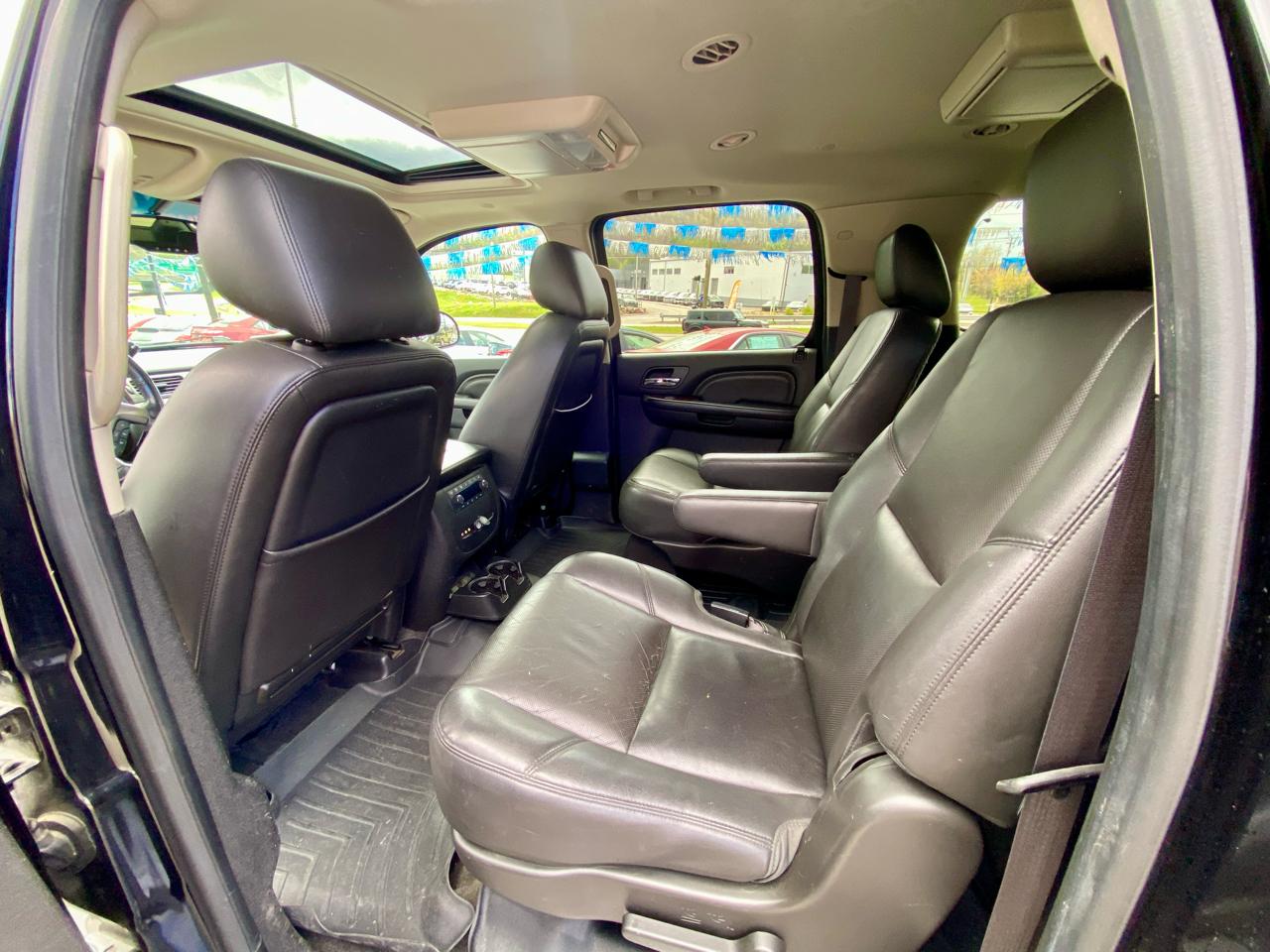 GMC Yukon XL AWD 4dr 1500 Denali 2013