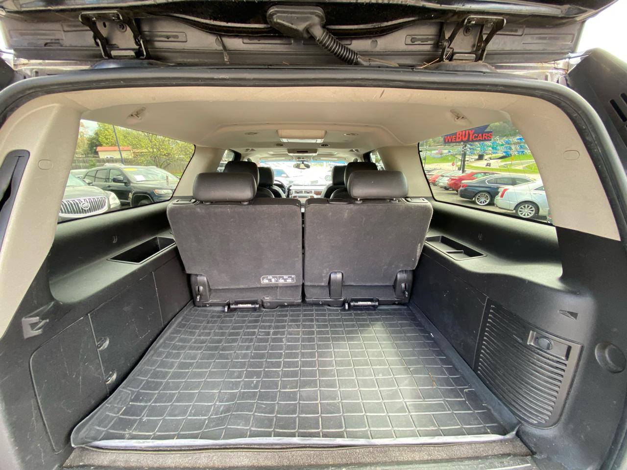 GMC Yukon XL AWD 4dr 1500 Denali 2013