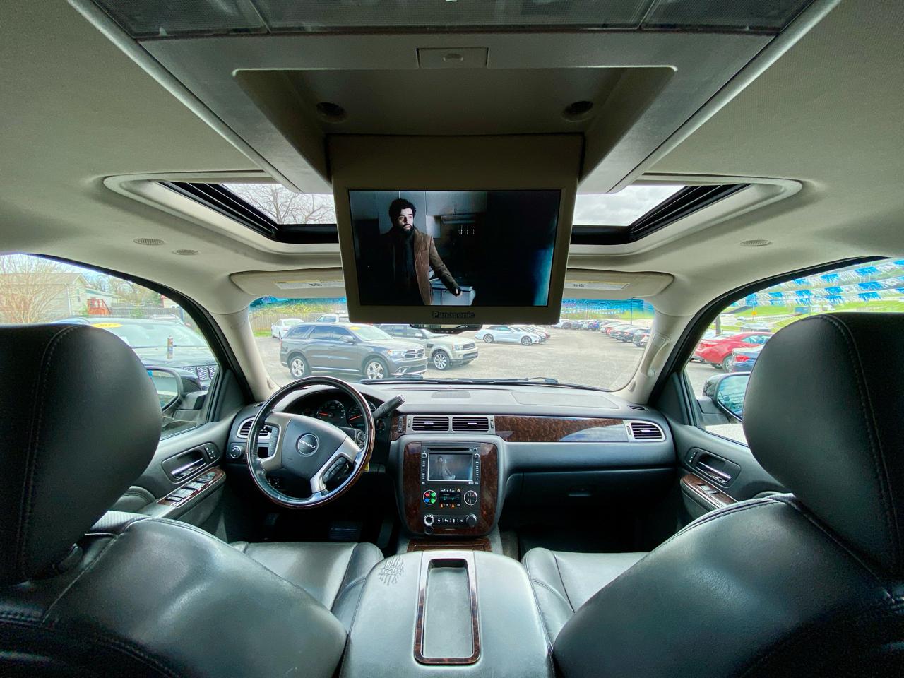 GMC Yukon XL AWD 4dr 1500 Denali 2013