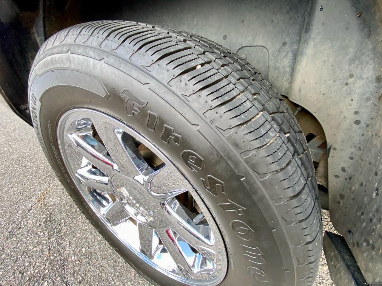 GMC Yukon XL AWD 4dr 1500 Denali 2013