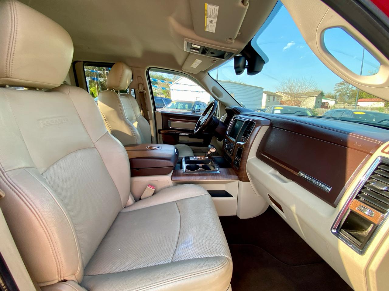 RAM 1500 2WD Quad Cab 140.5" Laramie 2013