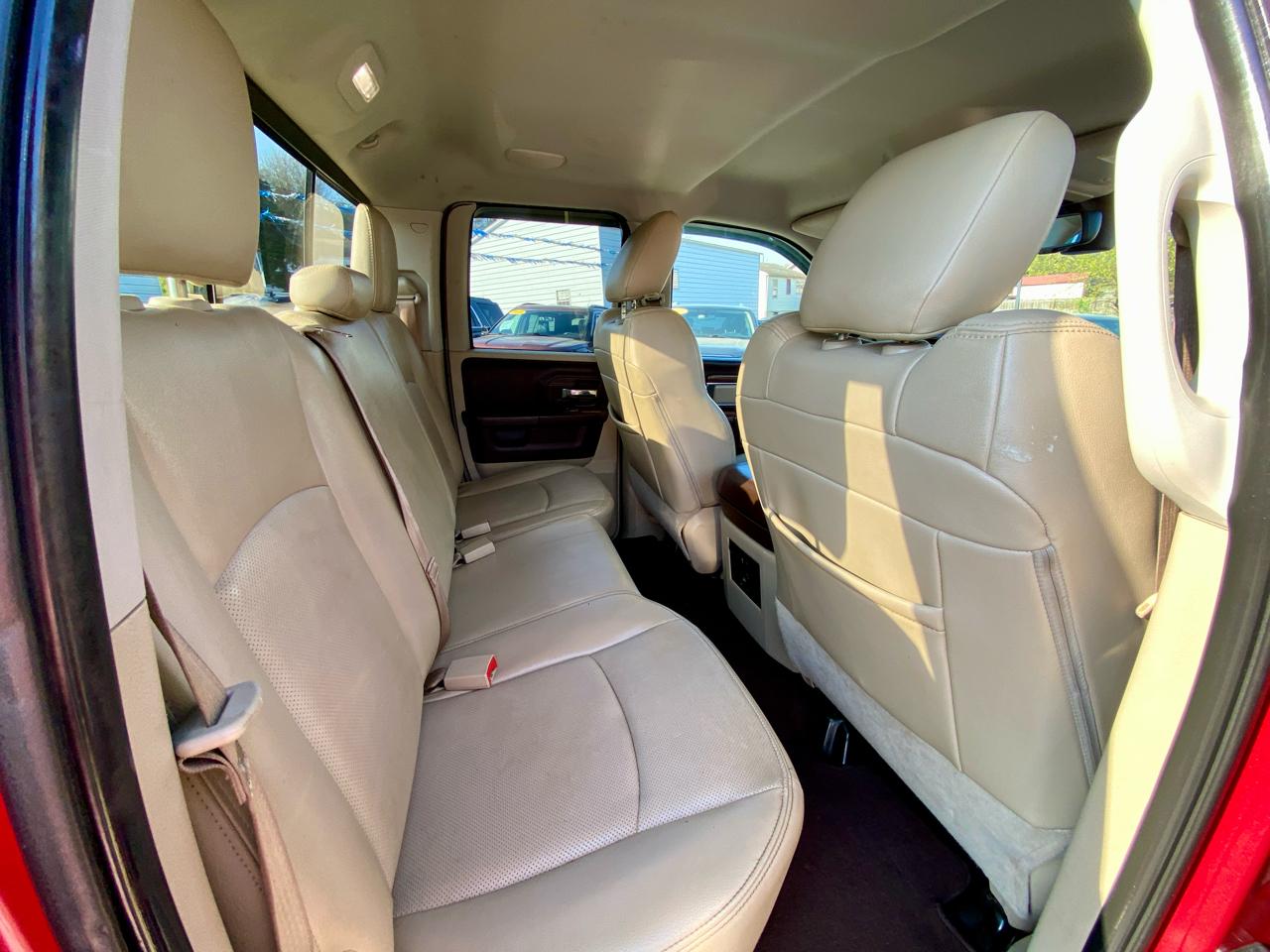 RAM 1500 2WD Quad Cab 140.5" Laramie 2013