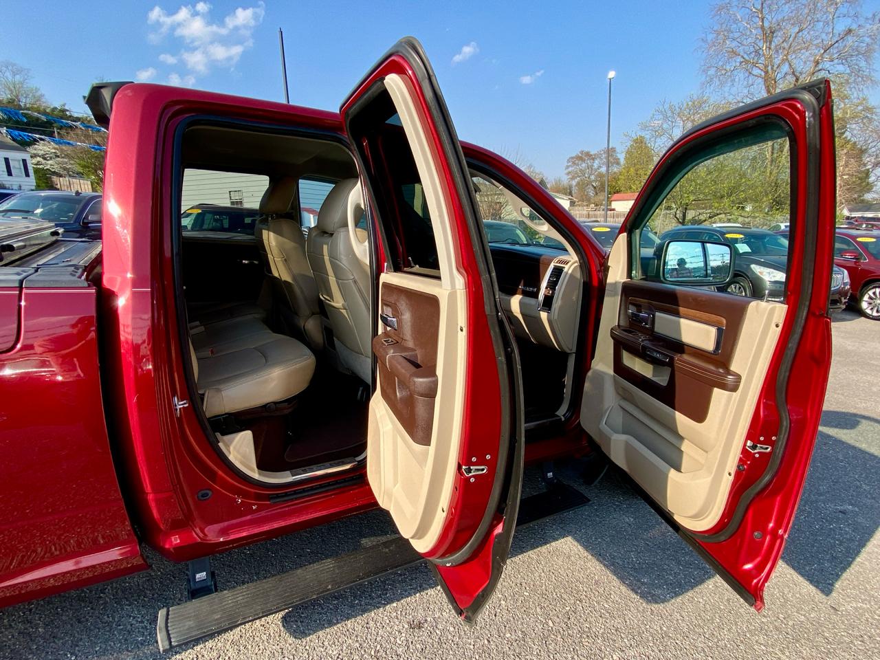 RAM 1500 2WD Quad Cab 140.5" Laramie 2013