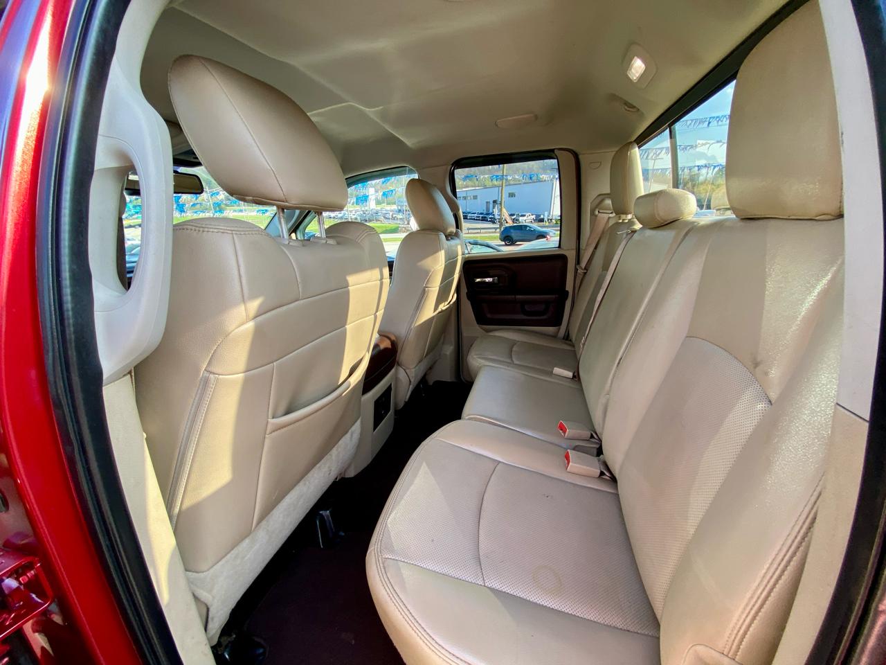 RAM 1500 2WD Quad Cab 140.5" Laramie 2013