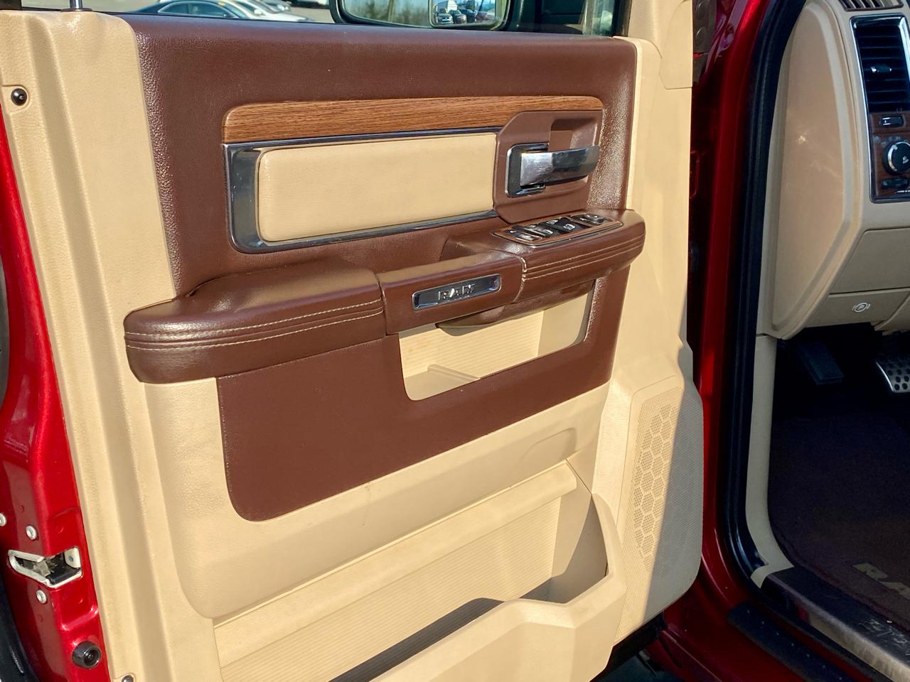 RAM 1500 2WD Quad Cab 140.5" Laramie 2013