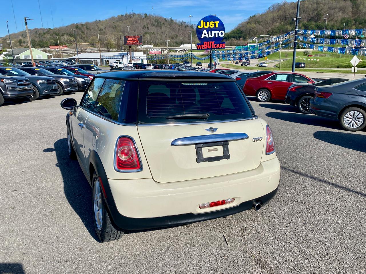 MINI Cooper Hardtop 2dr Cpe 2013