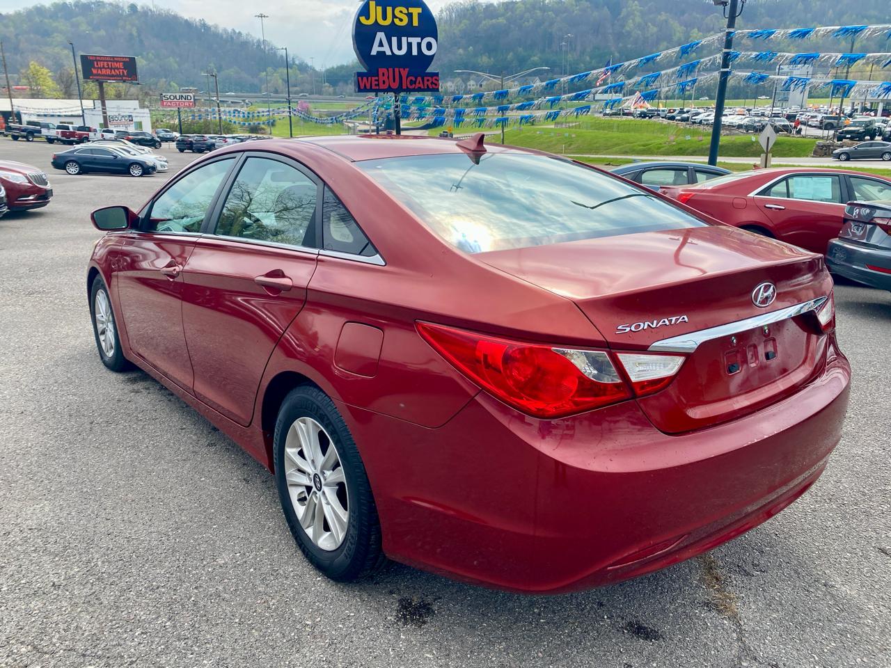 Hyundai Sonata 4dr Sdn 2.4L Auto GLS 2011