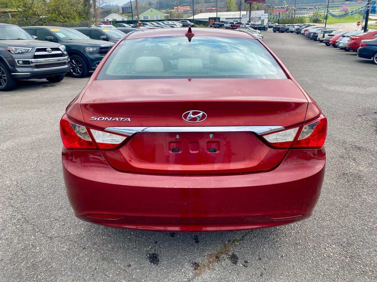 Hyundai Sonata 4dr Sdn 2.4L Auto GLS 2011