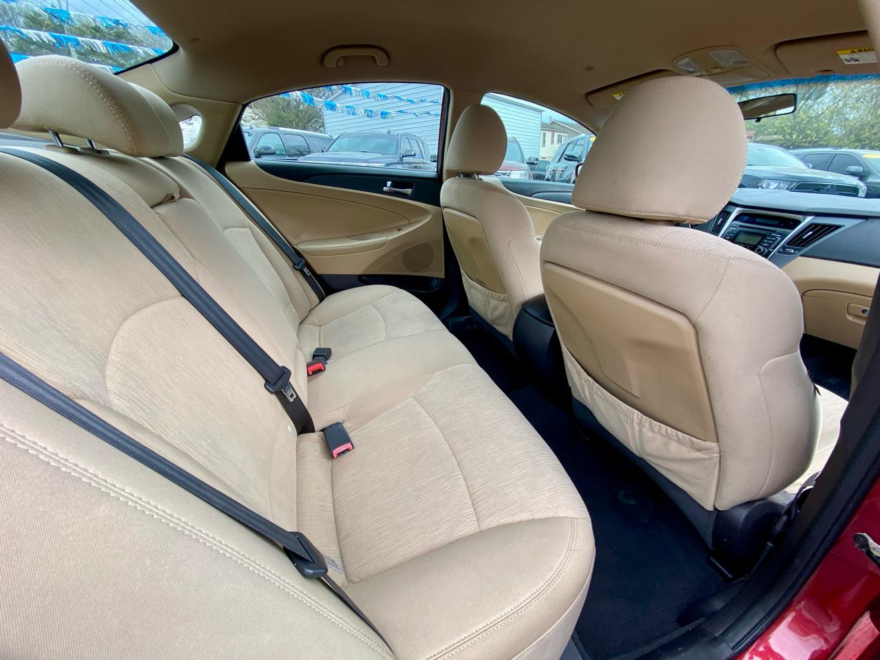 Hyundai Sonata 4dr Sdn 2.4L Auto GLS 2011