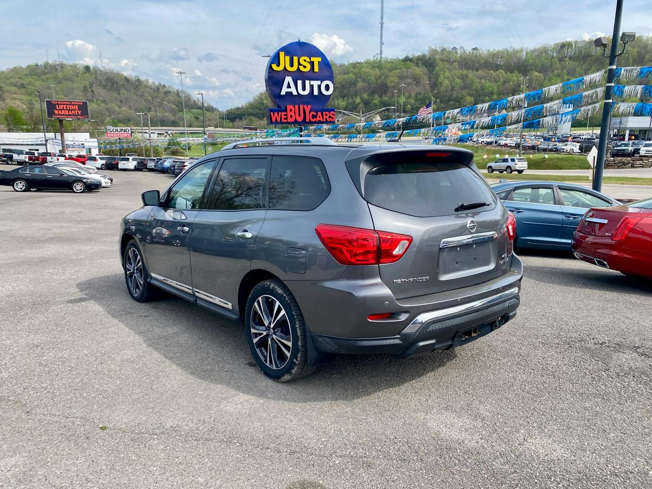 Nissan Pathfinder 4x4 Platinum 2018