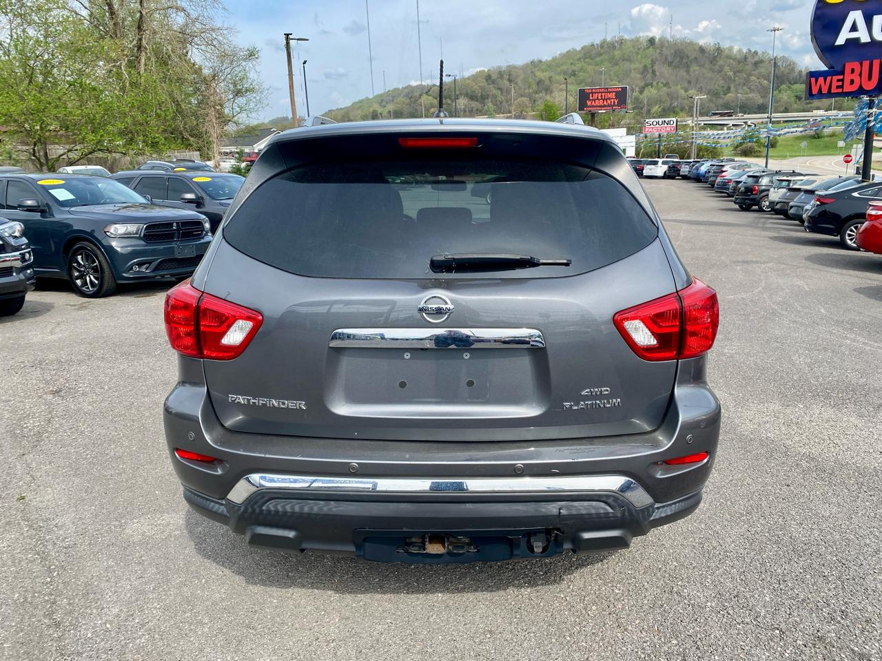 Nissan Pathfinder 4x4 Platinum 2018