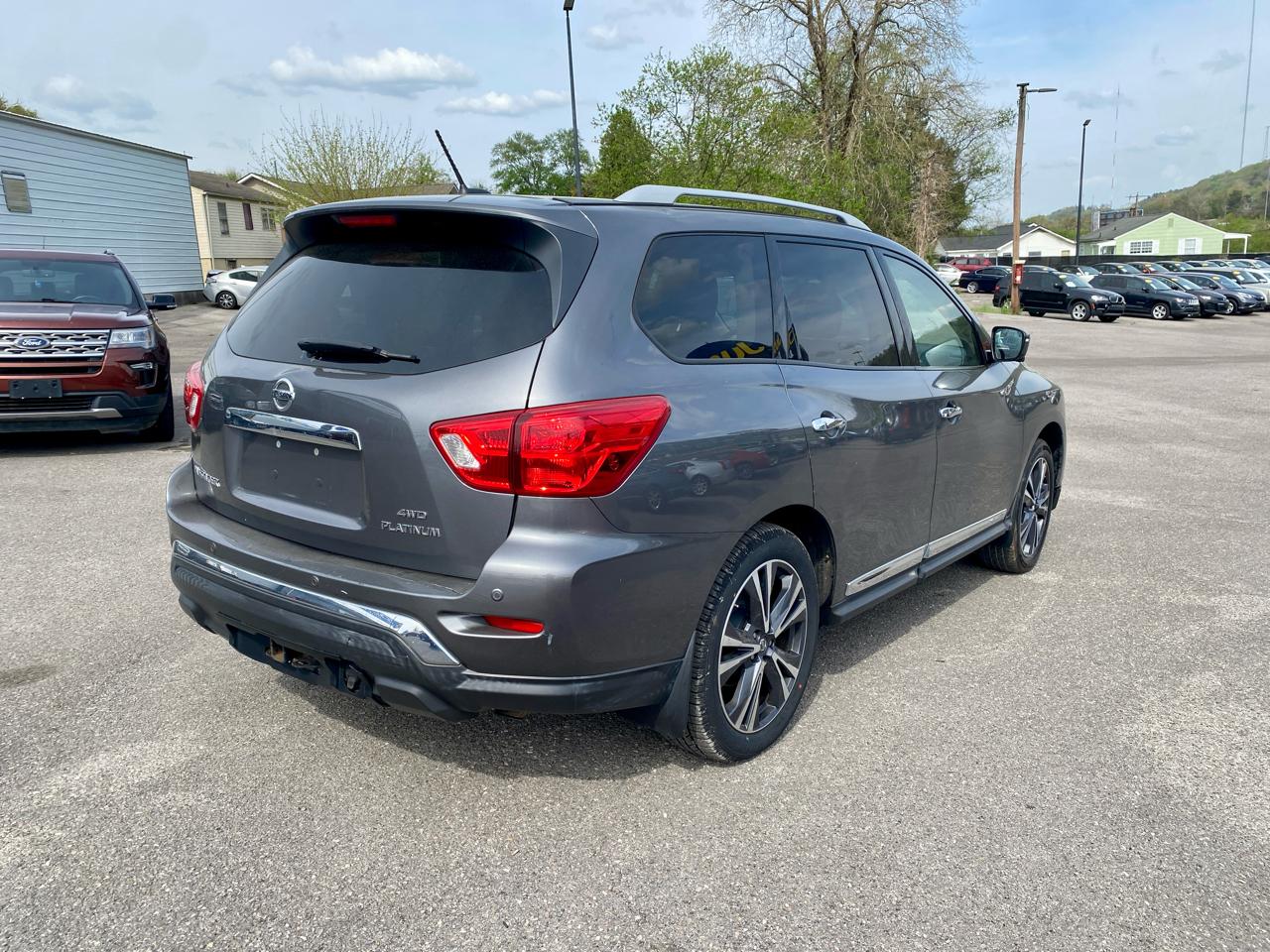 Nissan Pathfinder 4x4 Platinum 2018